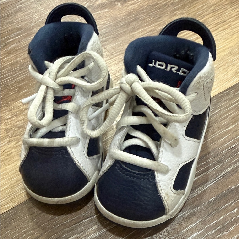 Jordan Kids' Sneakers in Navy and White